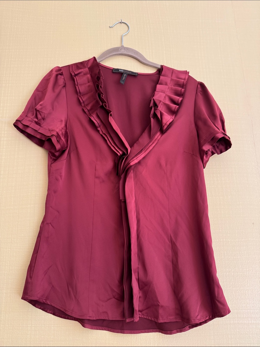 BCBGMaxAzria Burgundy Ruffled V-Neck Short Sleeve Blouse